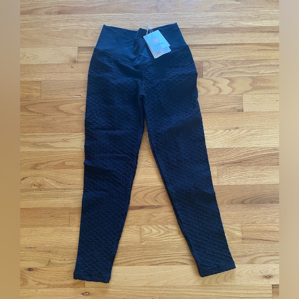 Boom Booty Capri Leggings